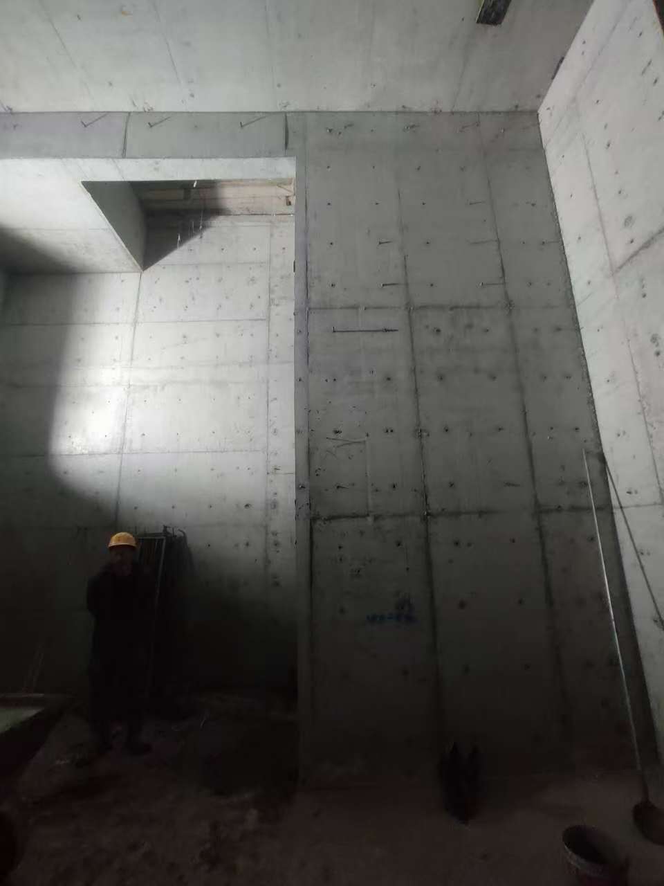 滦县墙上开槽钢筋断了有影响吗